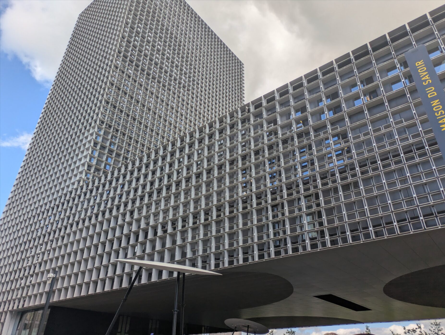 [Image 2] ルクセンブルク最先端サイエンス・インキュベーション施設の視察